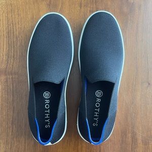 Rothys the Original Slip on Sneaker women’s size 9